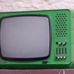 W dzisiejszych czasach bardzo dużo osób swój wolny czas spędza przed telewizorem.